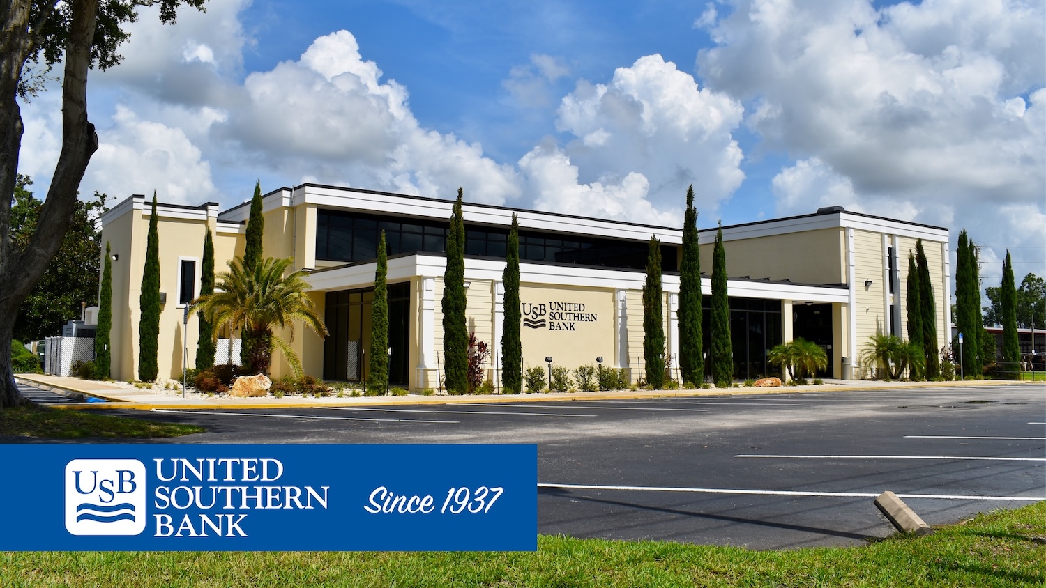exterior photo of United Southern Bank's Umatilla branch building