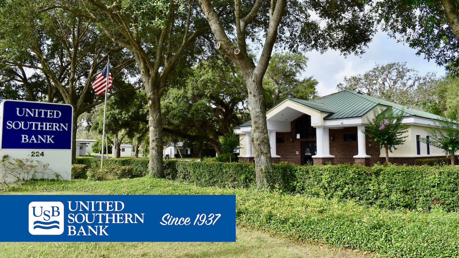 exterior photo of United Southern Bank's Lady Lake branch building