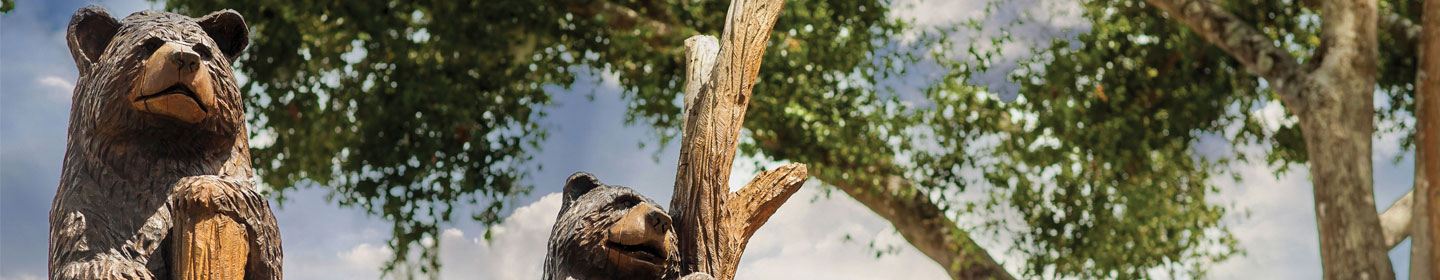 Bear sculptures in Umatilla