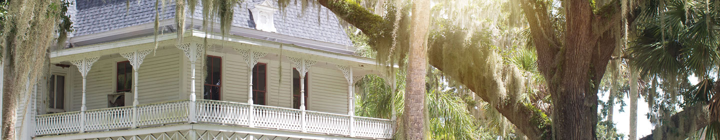 Historic Baker House beautiful oak trees in Wildwood