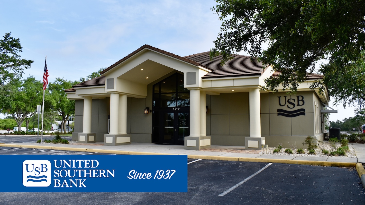 exterior photo of United Southern Bank's Clermont branch building